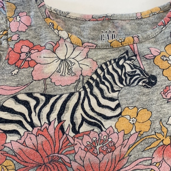 Gap T-shirt - Picture 4 of 5